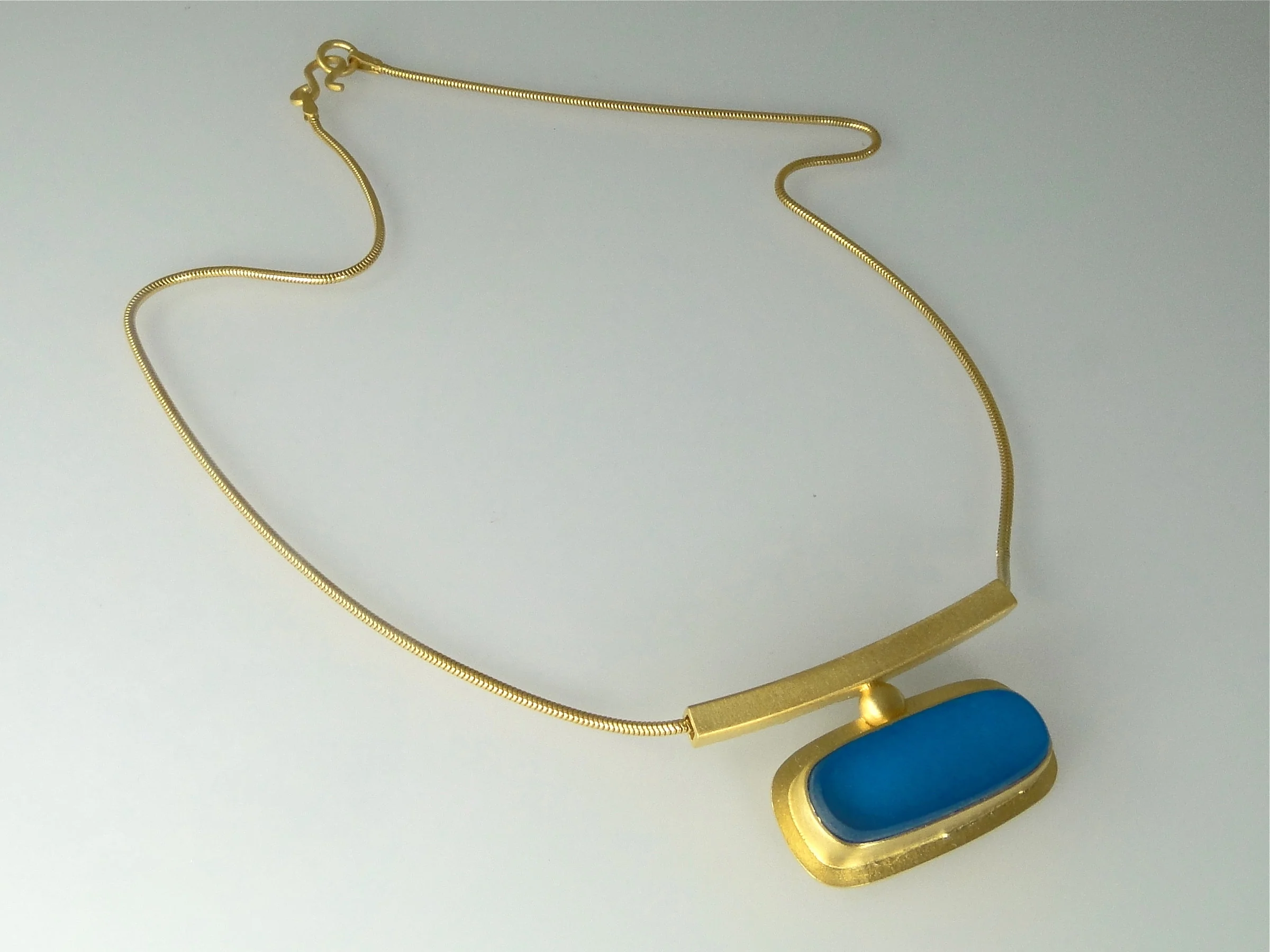 Horizon Necklace in Gold - Image 3